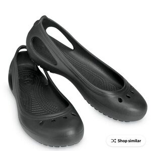Crocs Kadee black slip on flats women’s size 10